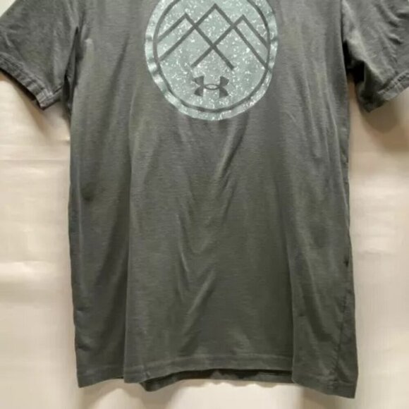 Under Armour UA Mountain Peaks T-Shirt Mens Medium Grey Cotton Blend Loose Fit - Picture 3 of 12